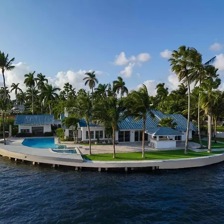 Villa Hashmi Luxury 5Bd & 5Ba Retreat On North Bay Island-2